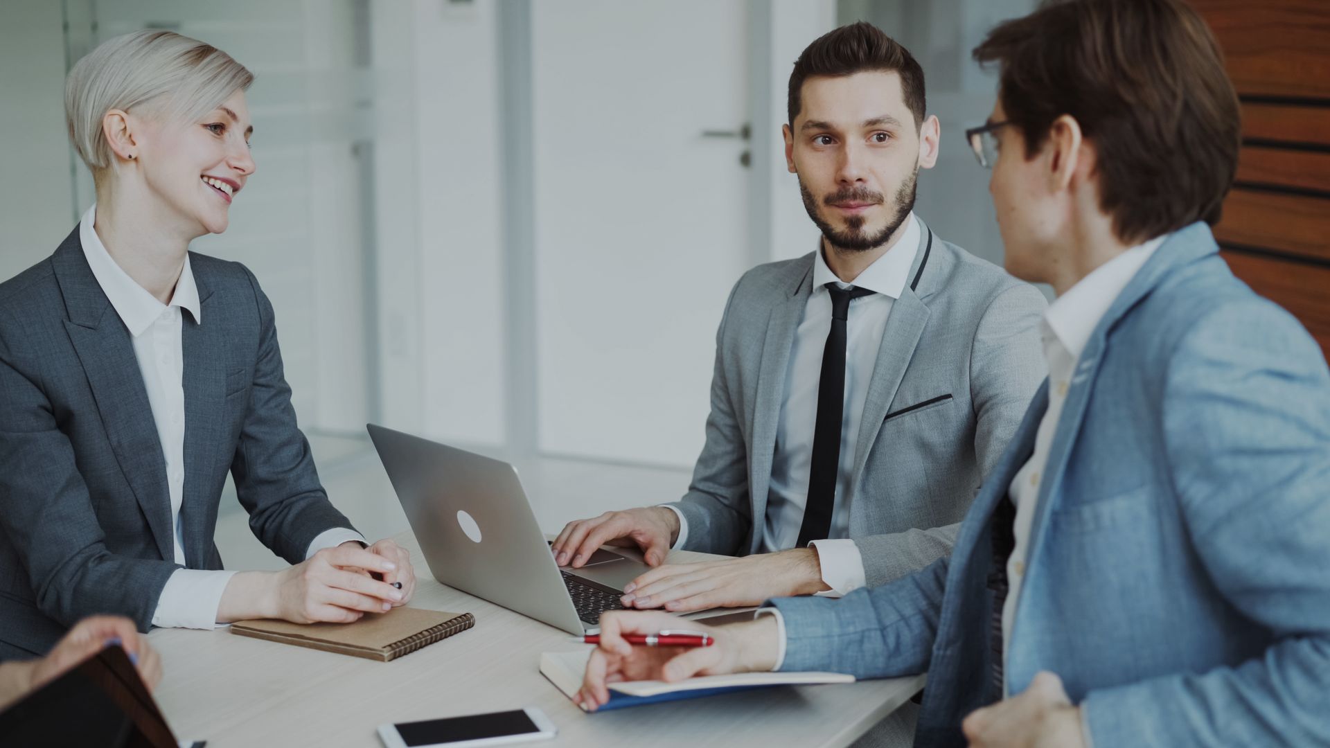 INT ENERGY team in a business discussion